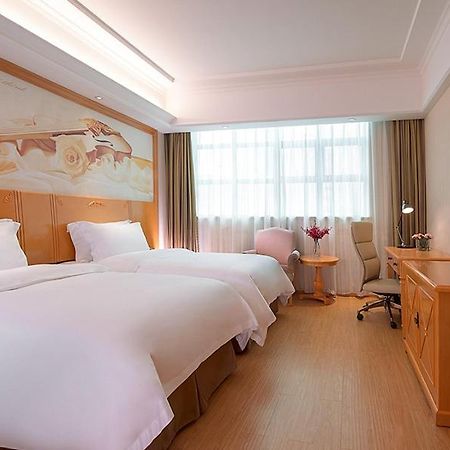 Vienna 3 Best Hotel Shenzhen Airong Road Екстериор снимка