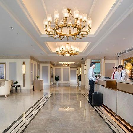 Vienna 3 Best Hotel Shenzhen Airong Road Екстериор снимка